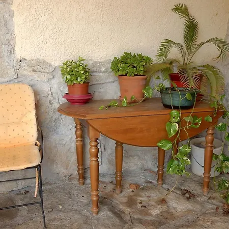 Casa de Férias Amazing In With Large Garden Lanas